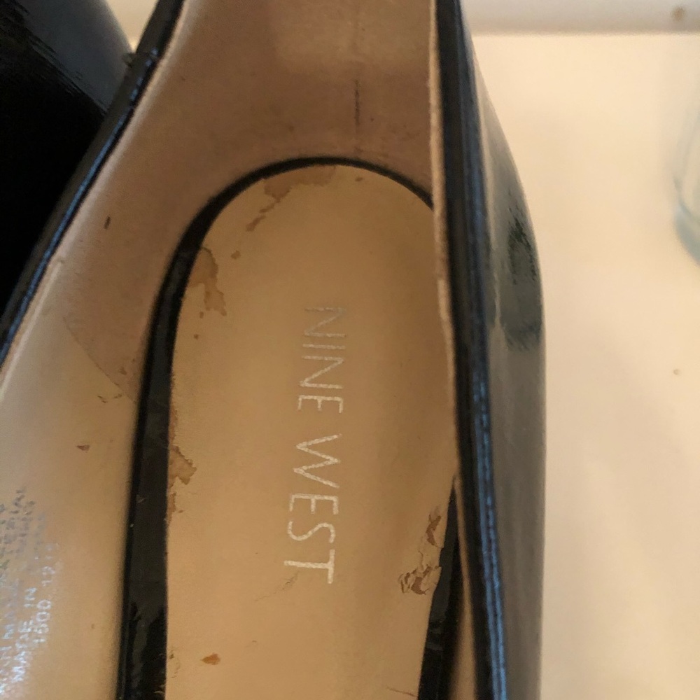 Nine West Black Patent Peep Toe Wedge Pumps - Size 8.5 - Picture 9 of 13